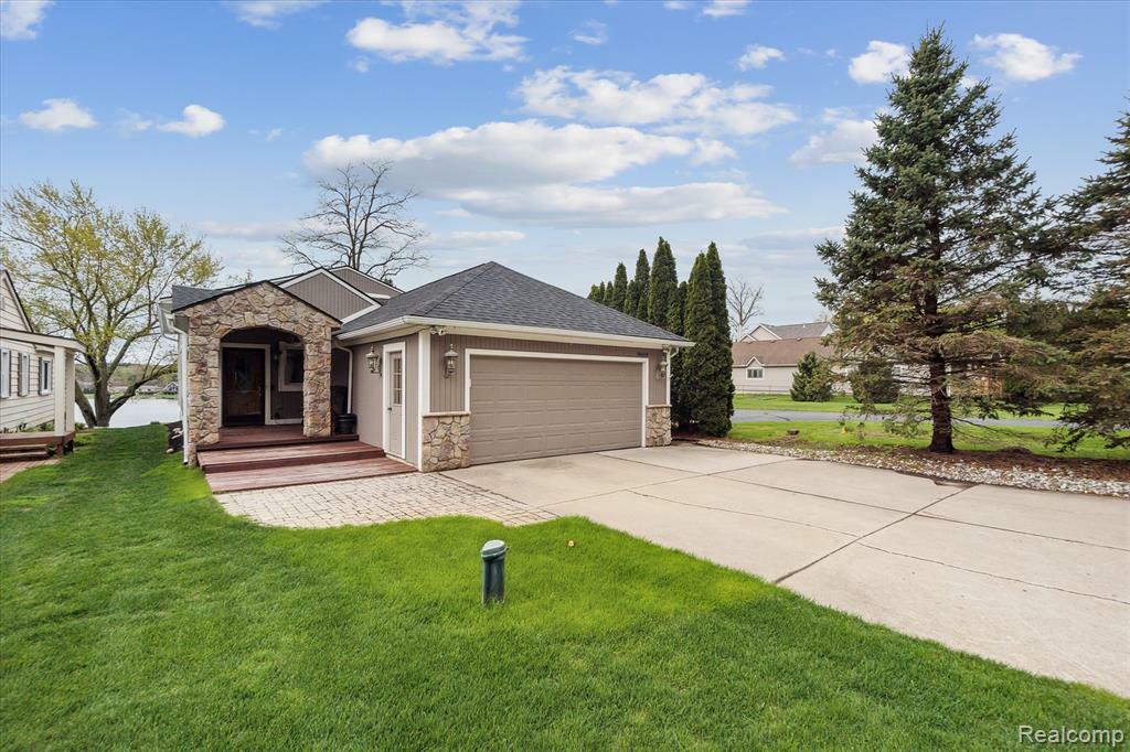 9669 Norman Road  Clarkston MI 48348 2409 photo