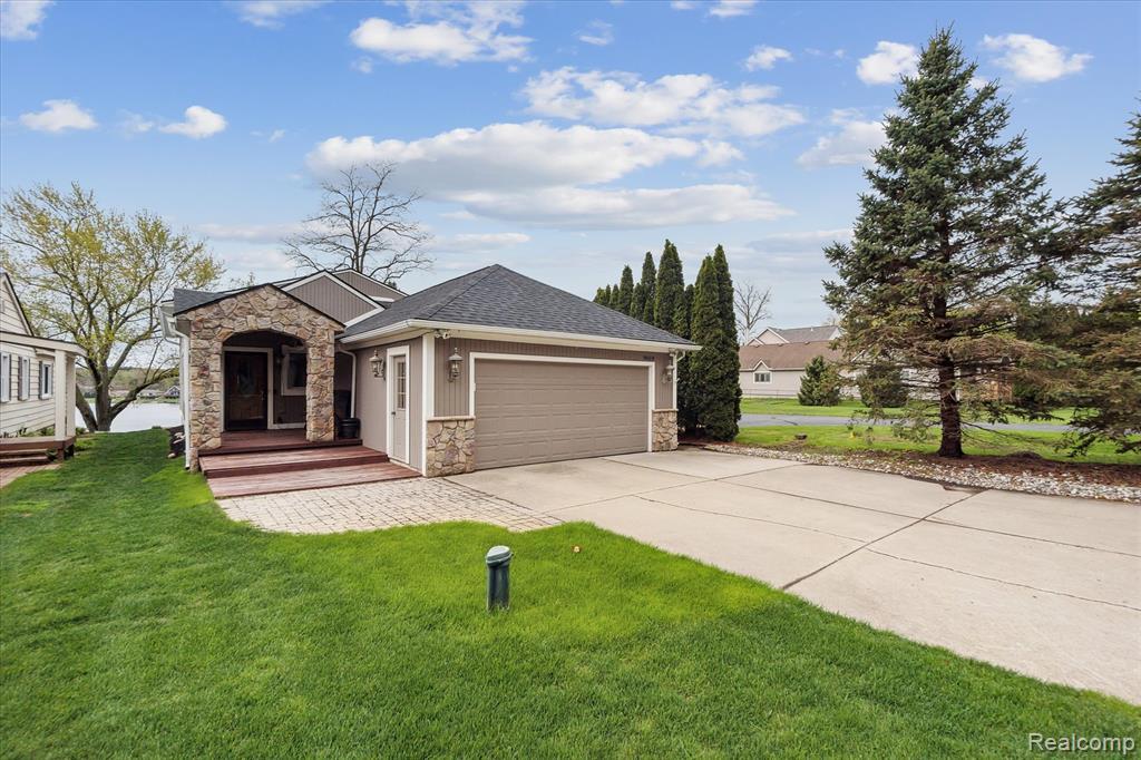 9669 Norman Road  Clarkston MI 48348 2409 photo