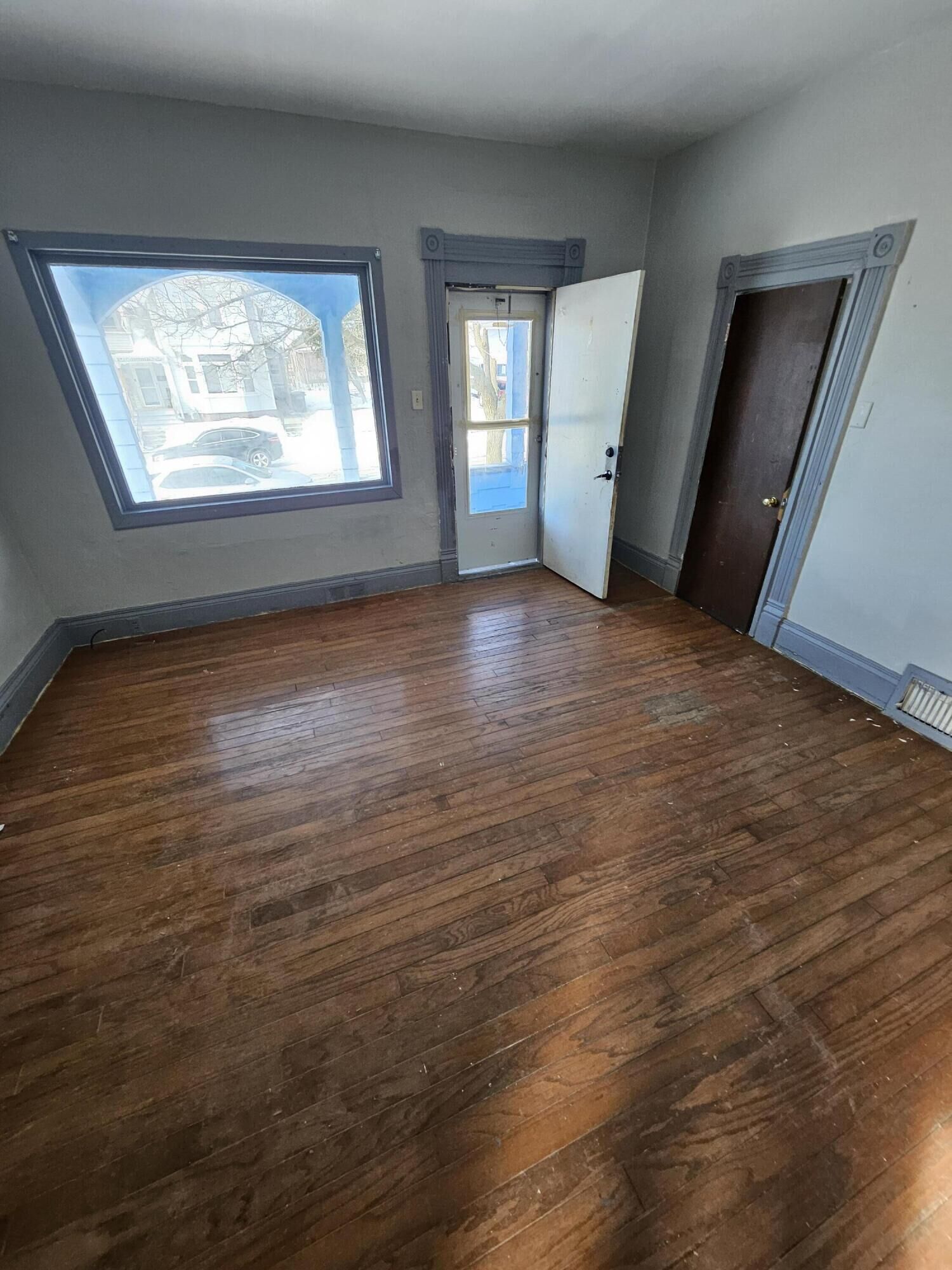 Property Photo:  1111 N 12th St  WI 53081 