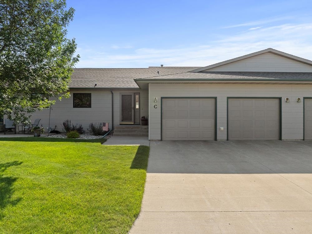 Property Photo: 904 35th Ave Unit C SW ND 58701