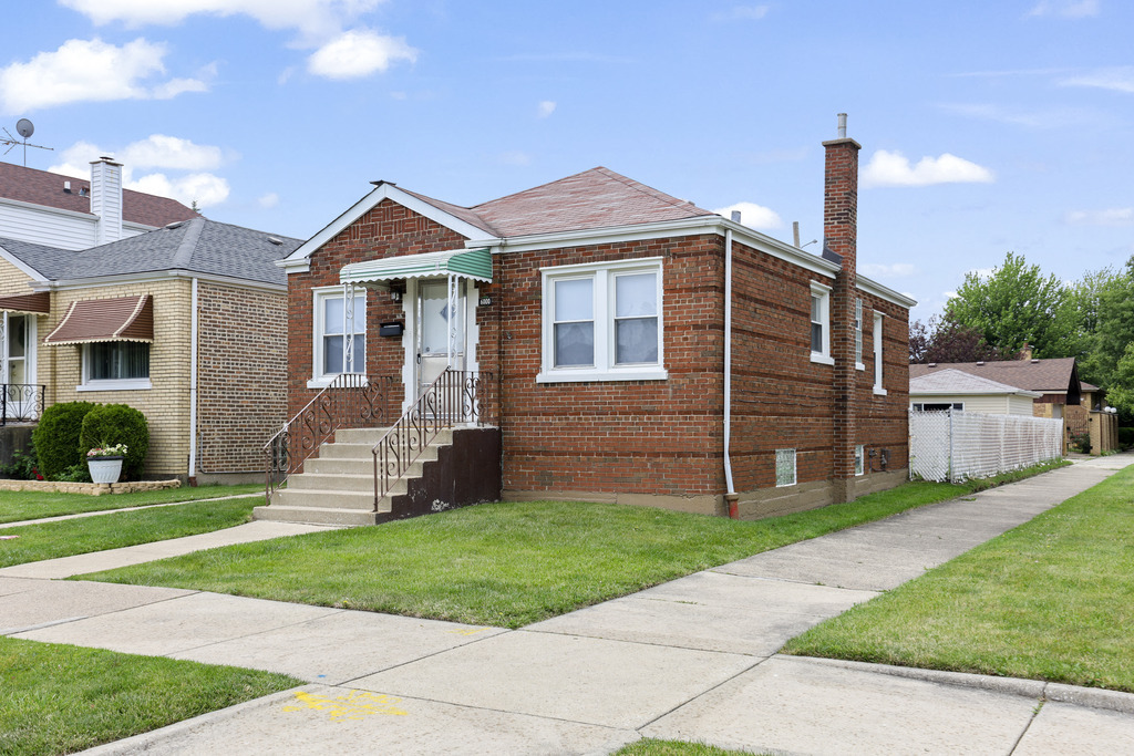 Property Photo: 6000 S Mayfield Avenue IL 60638
