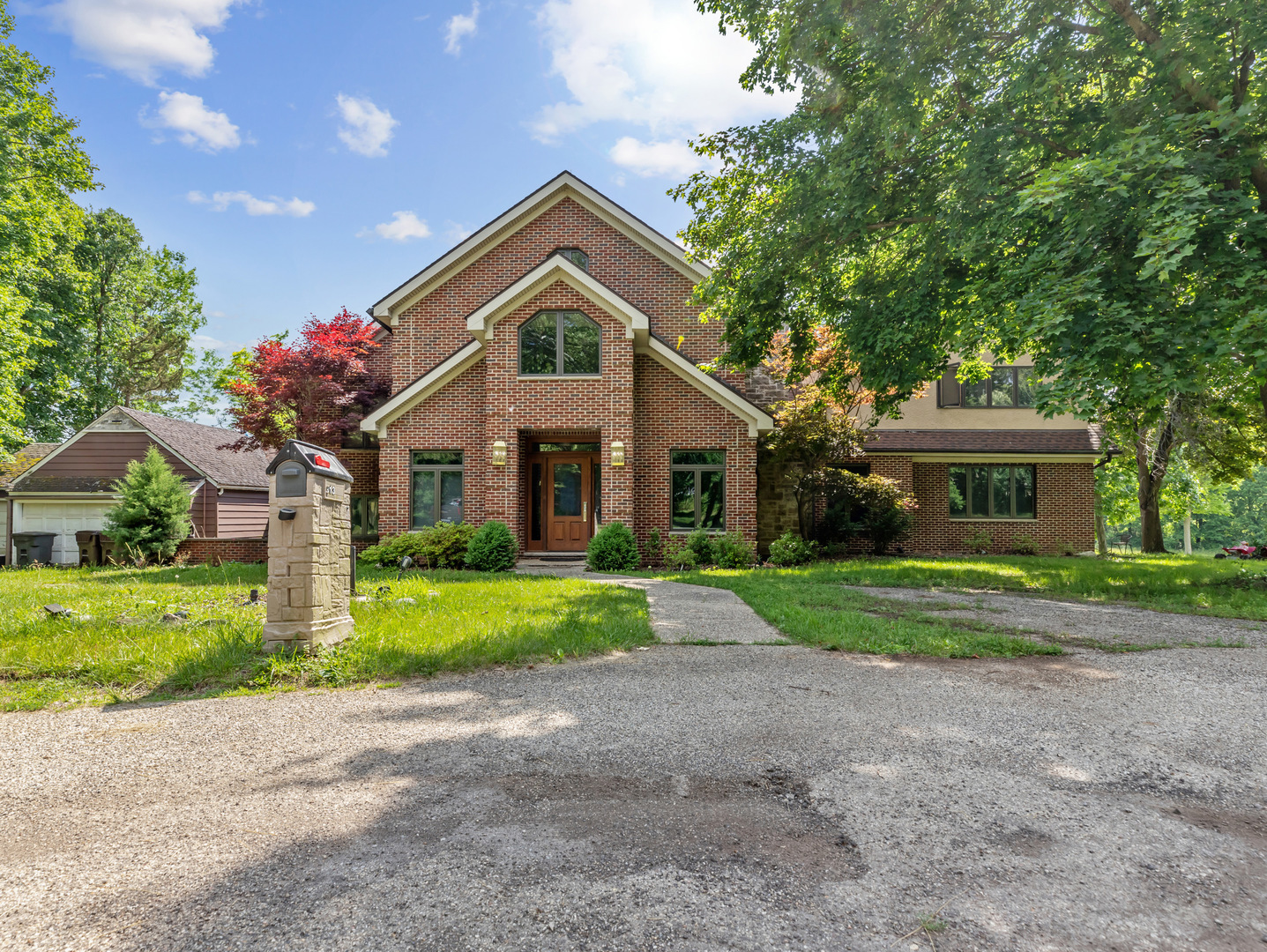 Property Photo: 1313 Plum Tree Road IL 60010