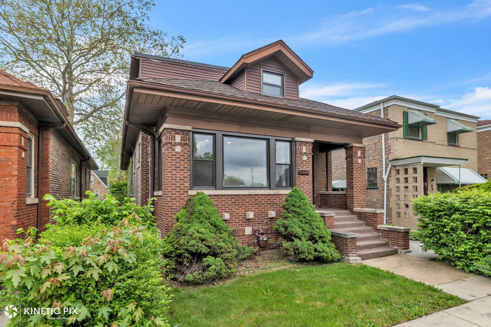 Property Photo:  8127 S Jeffery Boulevard  IL 60617 