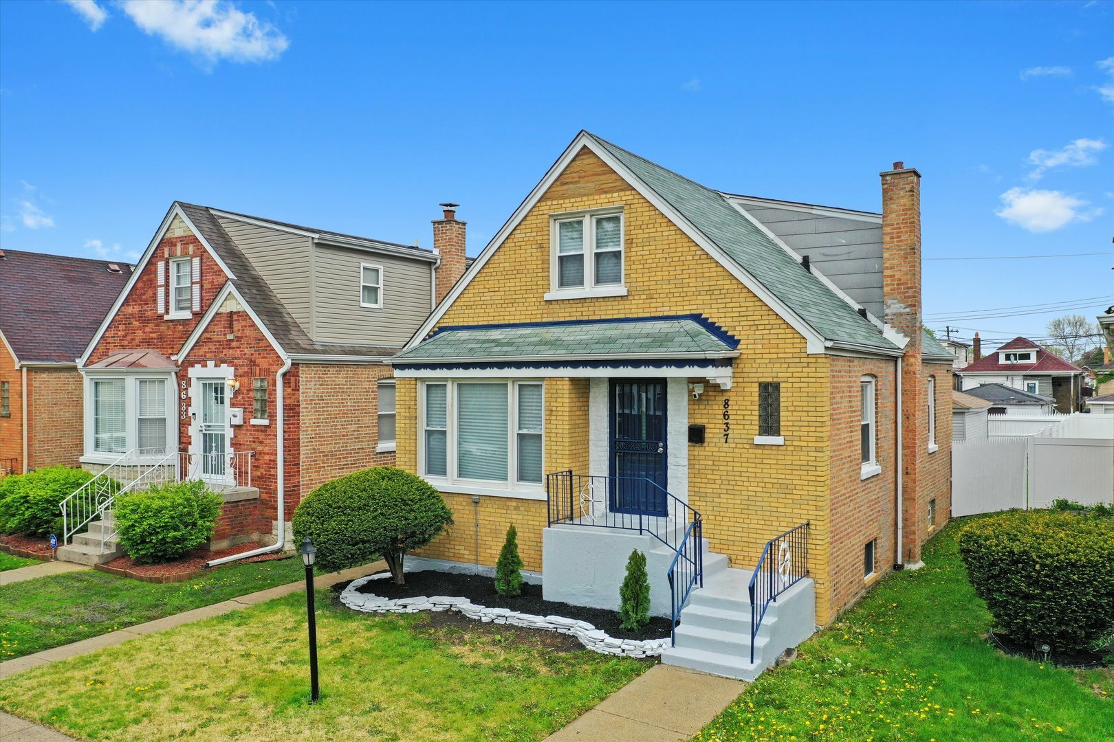 8637 S Honore Street  Chicago IL 60620 photo