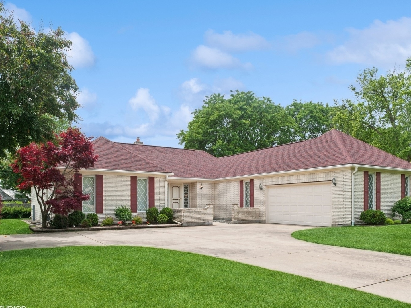 Property Photo: 25 Barn Swallow Lane IL 60045