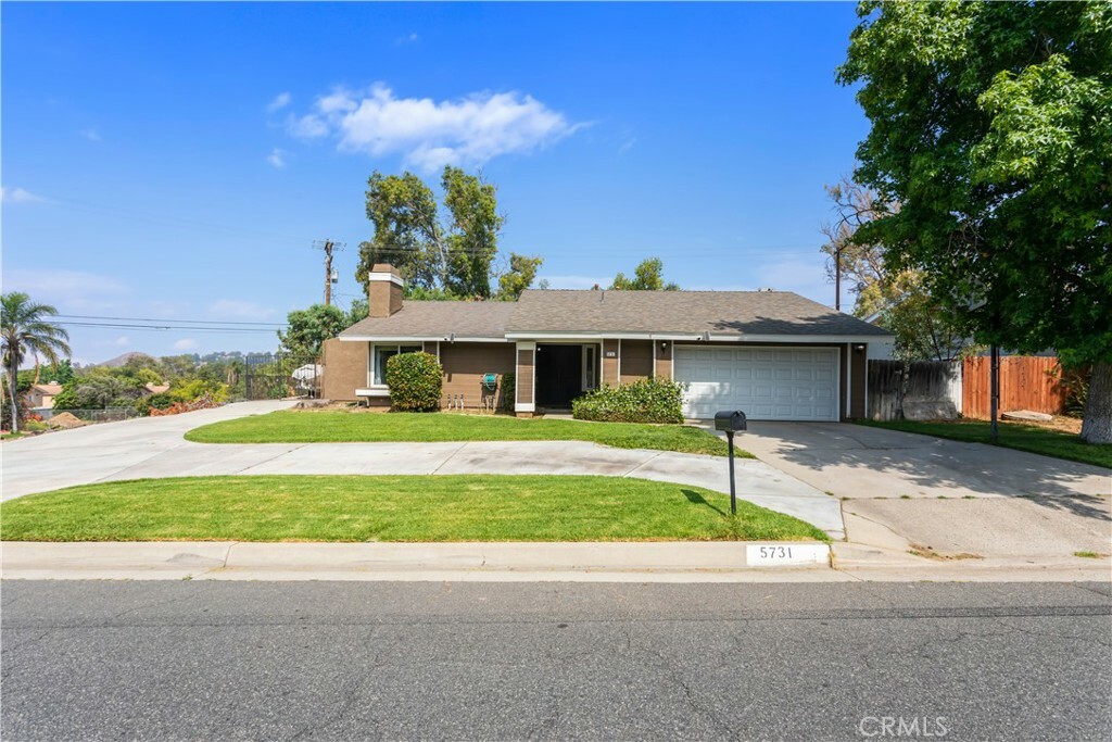 Property Photo: 5731 Camino Real CA 92509