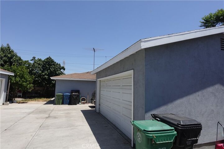 Property Photo:  6910 Chanslor Avenue  CA 90201 