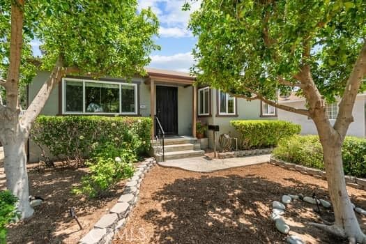 Property Photo: 2968 Casitas Avenue CA 91001