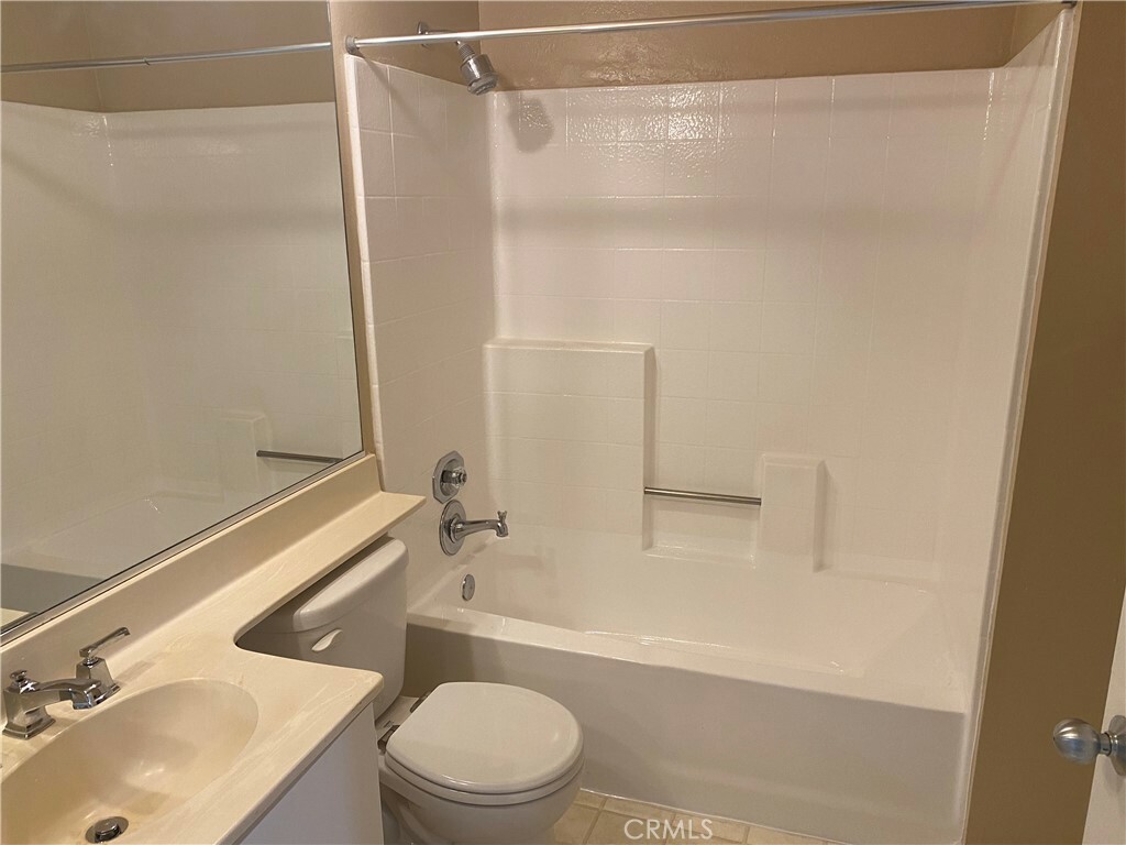 Property Photo: 1744 10th Street 5 CA 90404