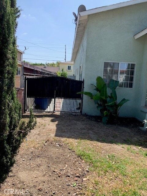 Property Photo: 6818 Cedar St CA 90255