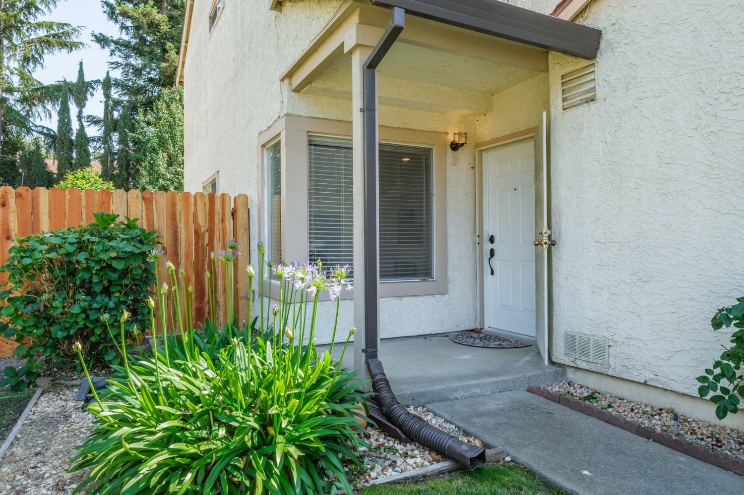 Property Photo: 232 Touchstone Place CA 95691