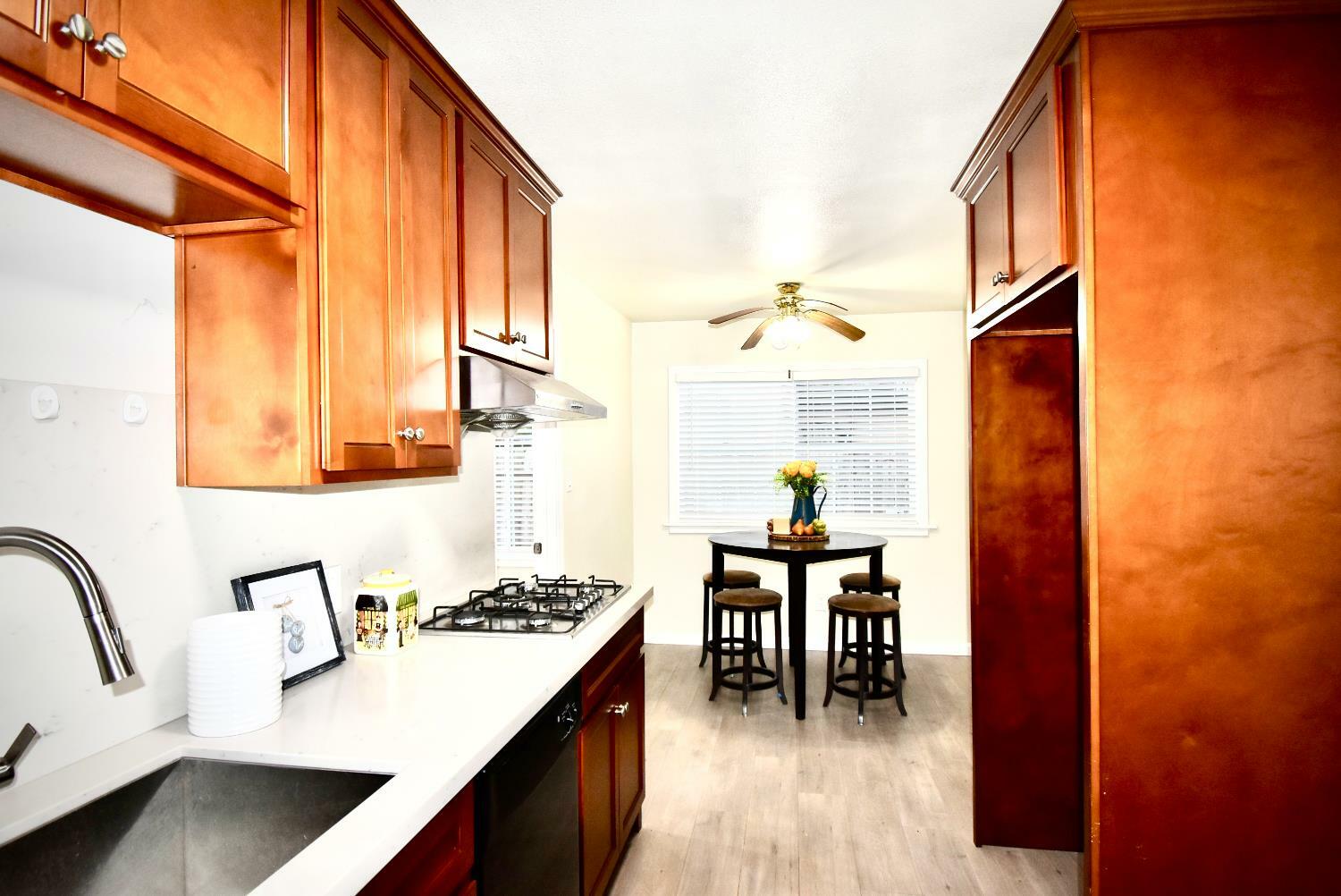 Property Photo: 2111 Arliss Way CA 95822