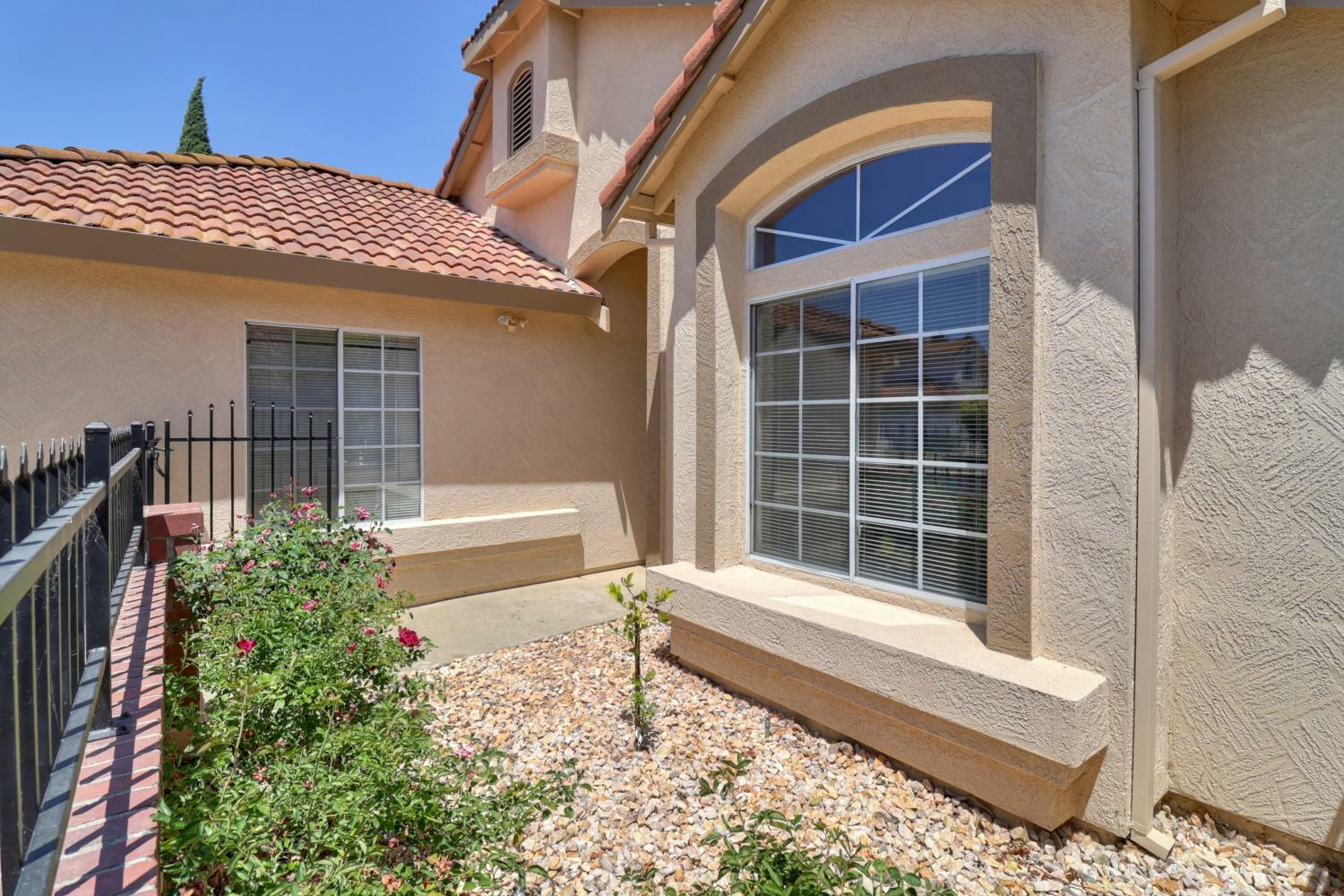 Property Photo: 8913 Bramblewood Way CA 95758