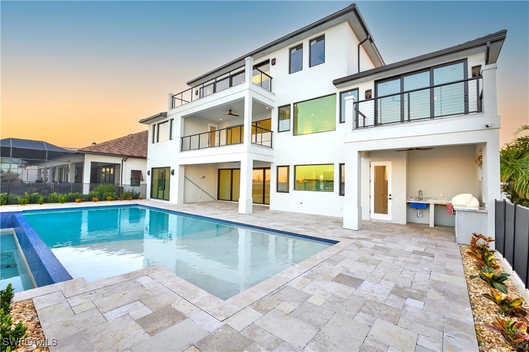 Property Photo:  5735 Riverside Drive  FL 33904 