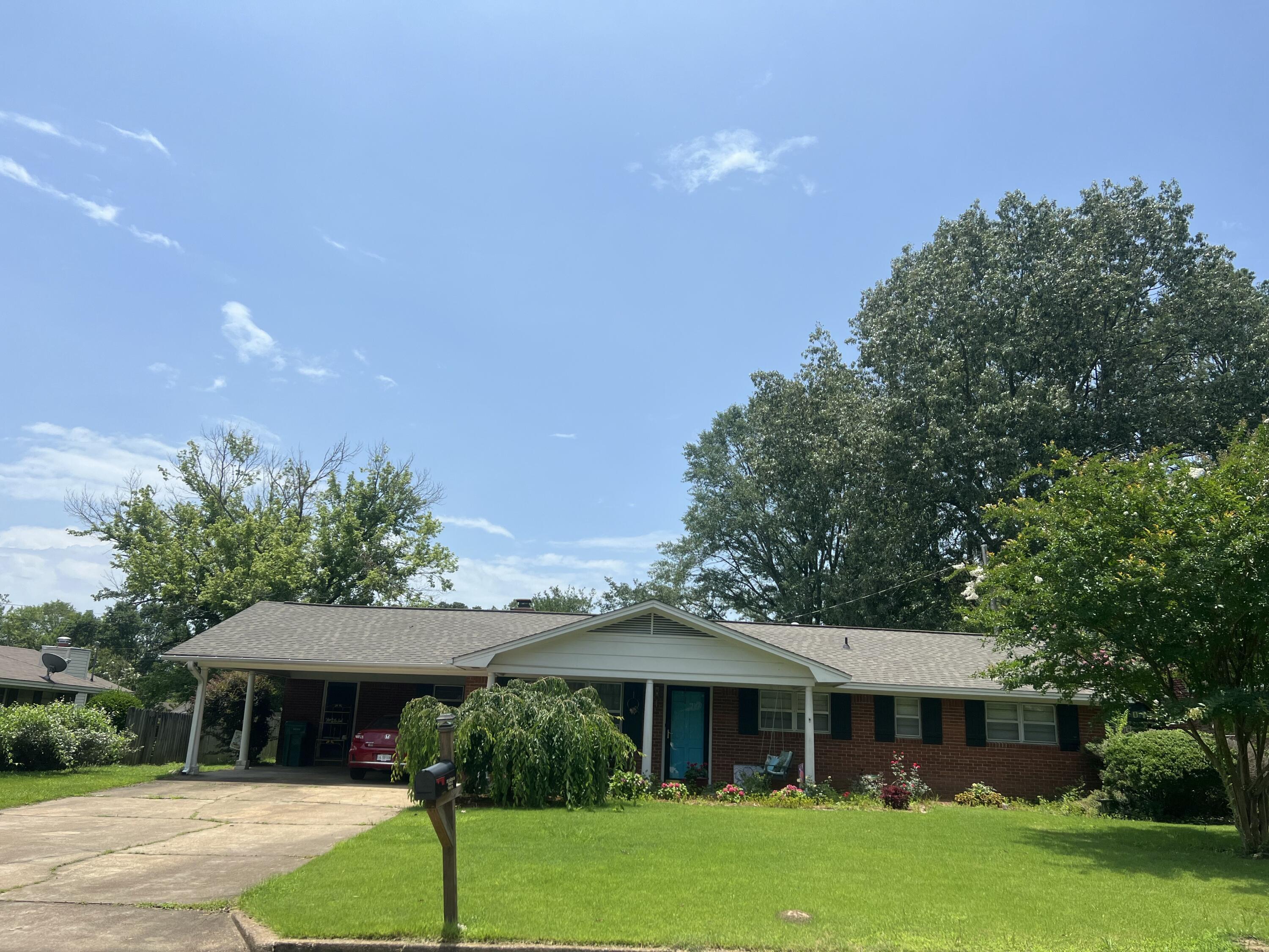 Property Photo: 2509 Confederate Ave. MS 38801