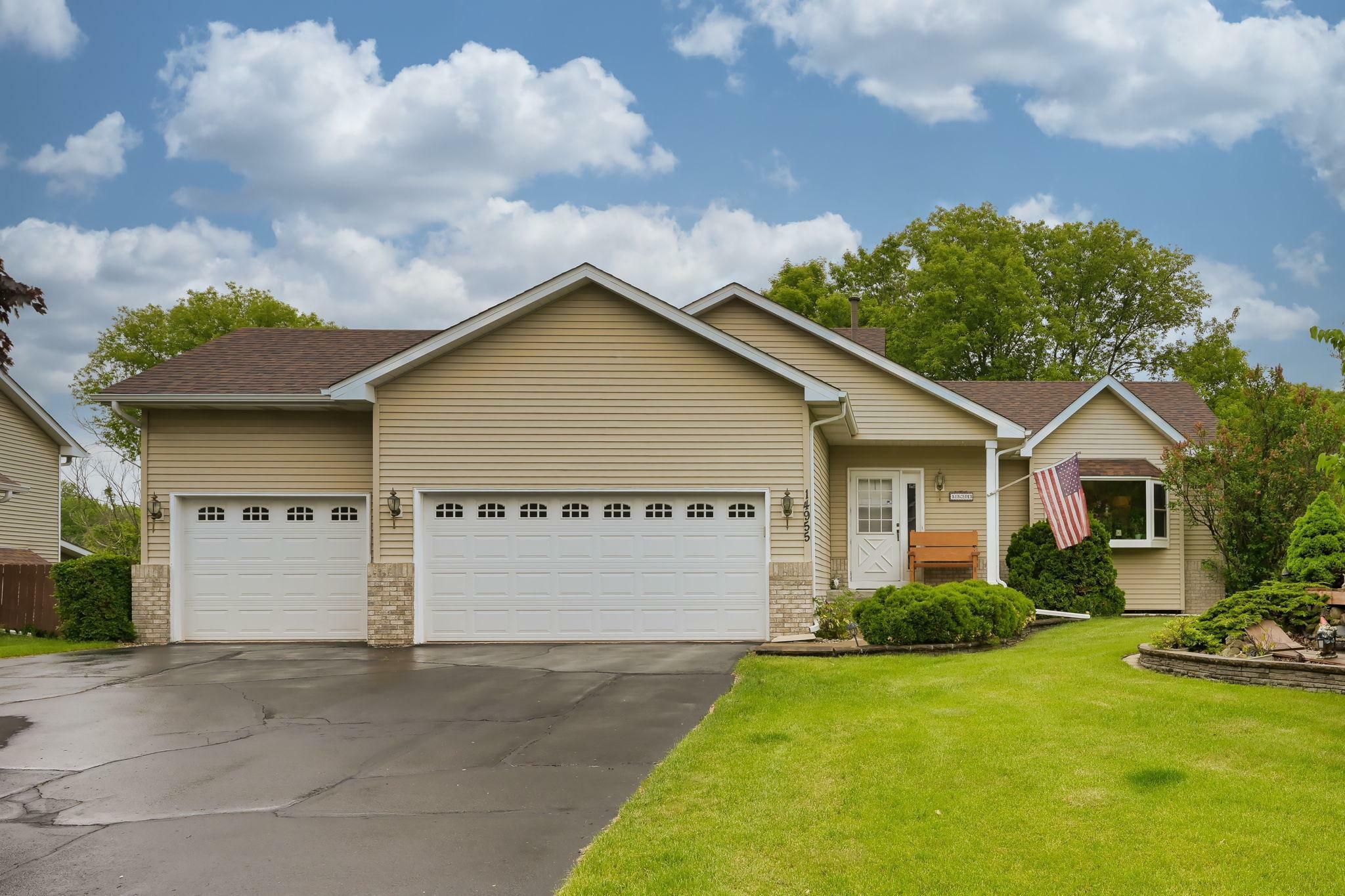 Property Photo: 14955 Oakcrest Circle MN 55378