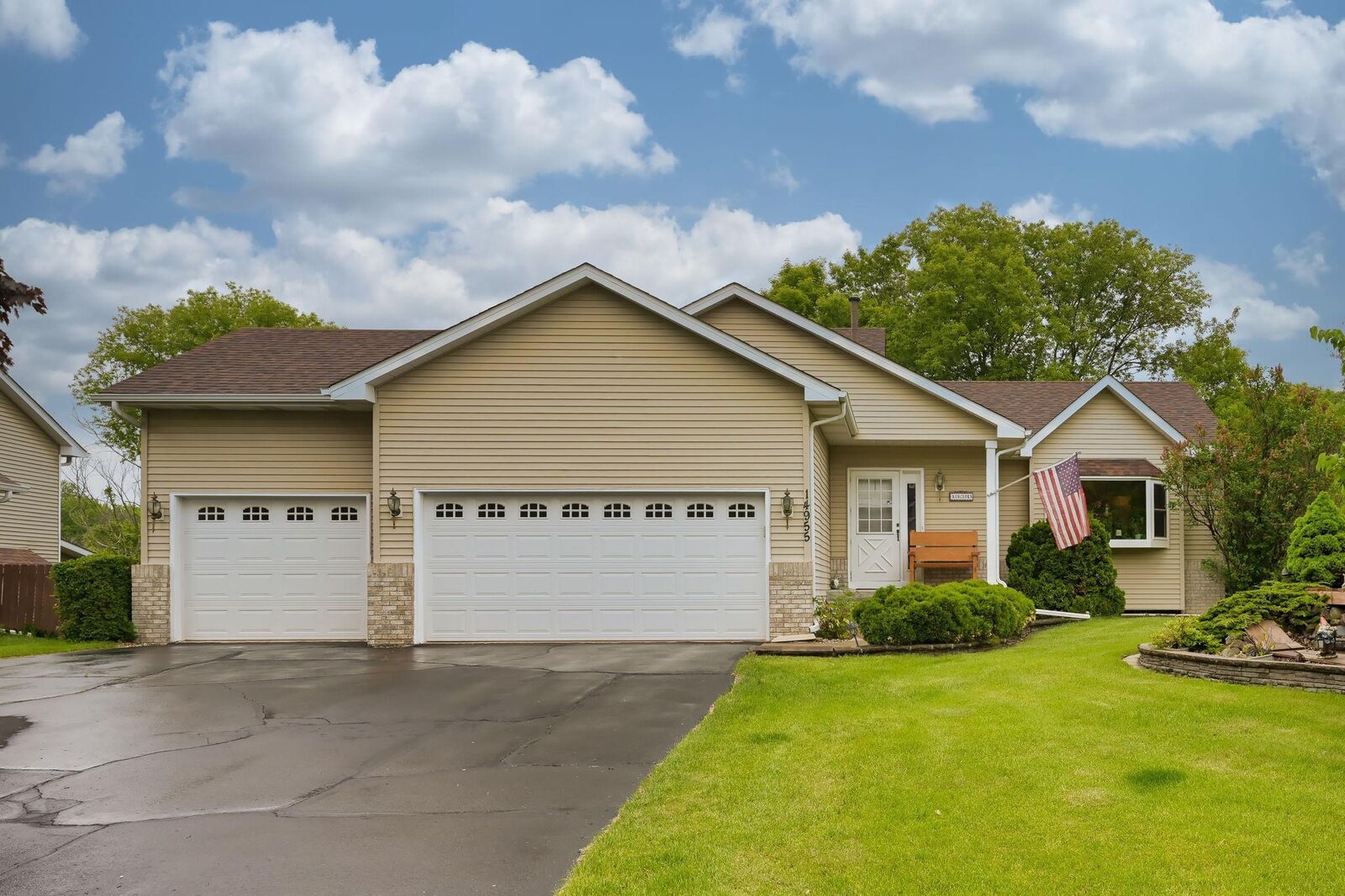 Property Photo:  14955 Oakcrest Circle  MN 55378 