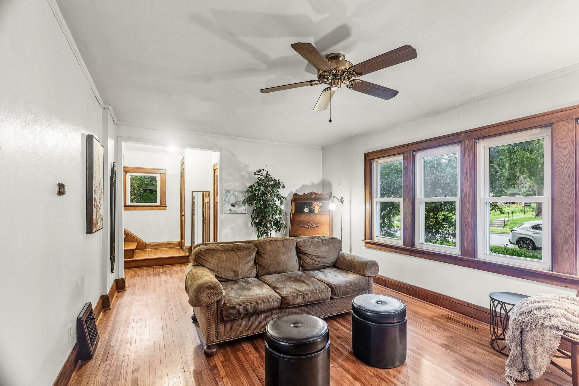 Property Photo: 421 Belvidere Street E MN 55107