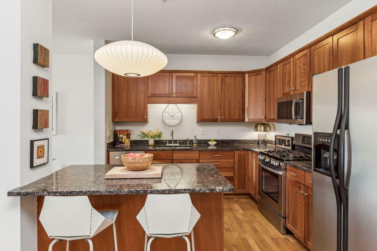 Property Photo: 301 Oak Grove Street 305 MN 55403