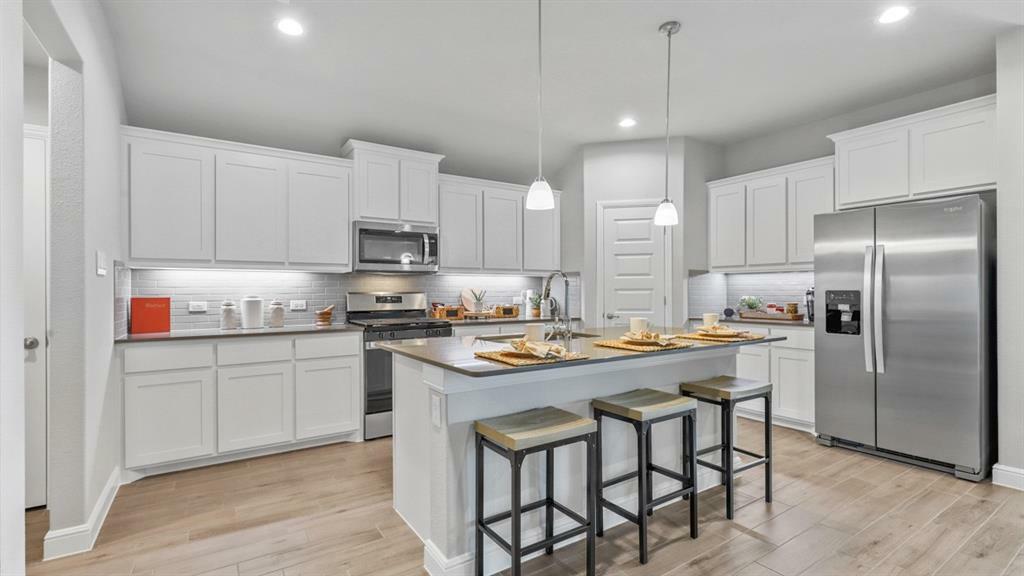 Property Photo: 302 Lelo Lane TX 76063