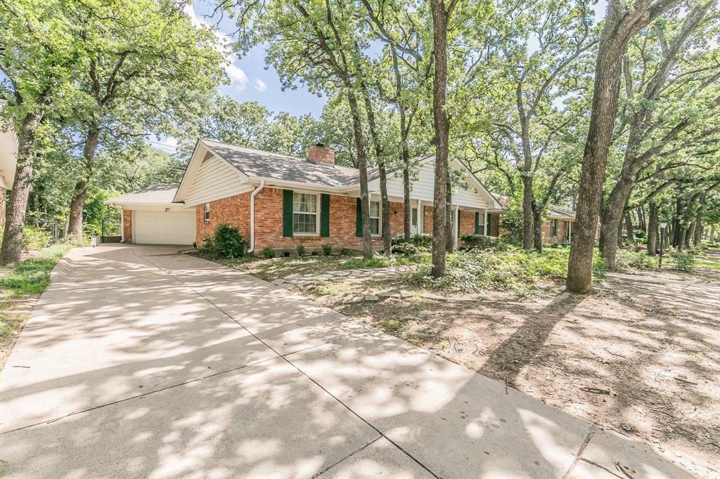 Property Photo: 936 Mountain Terrace TX 76053