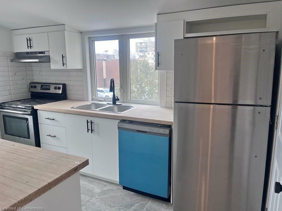 Photo de la propriété:  214 Robinson Street N 3  ON L8P 1Z9 