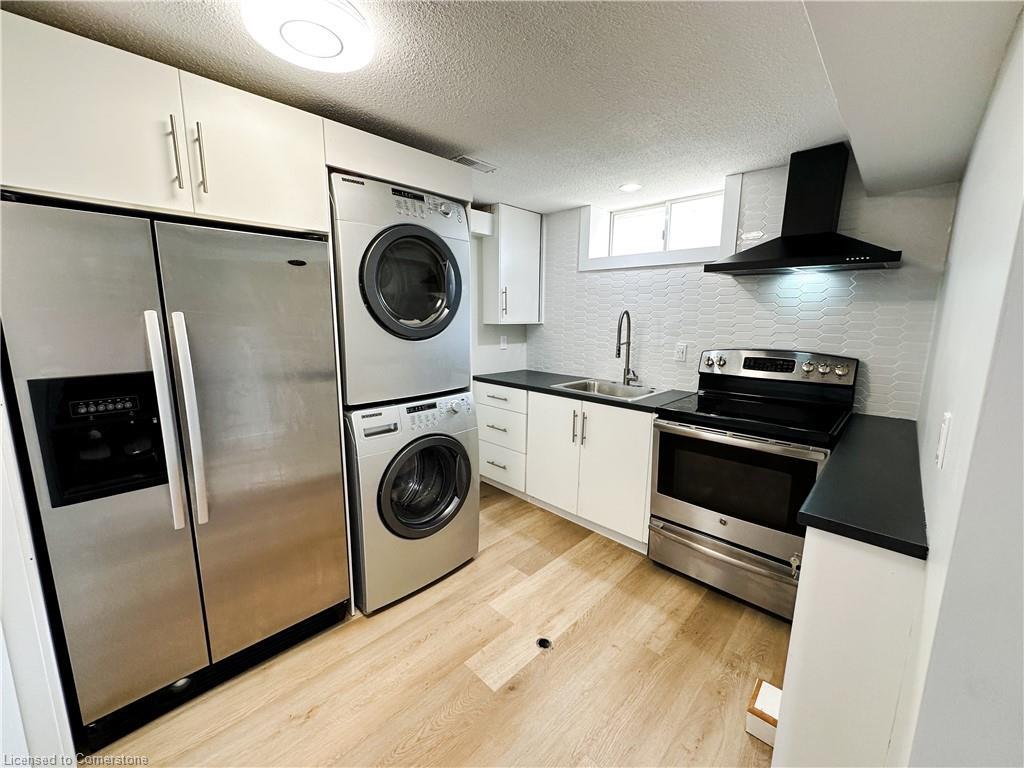 Property Photo: 19 Elm Ridge Drive Lower ON N2N 1G4