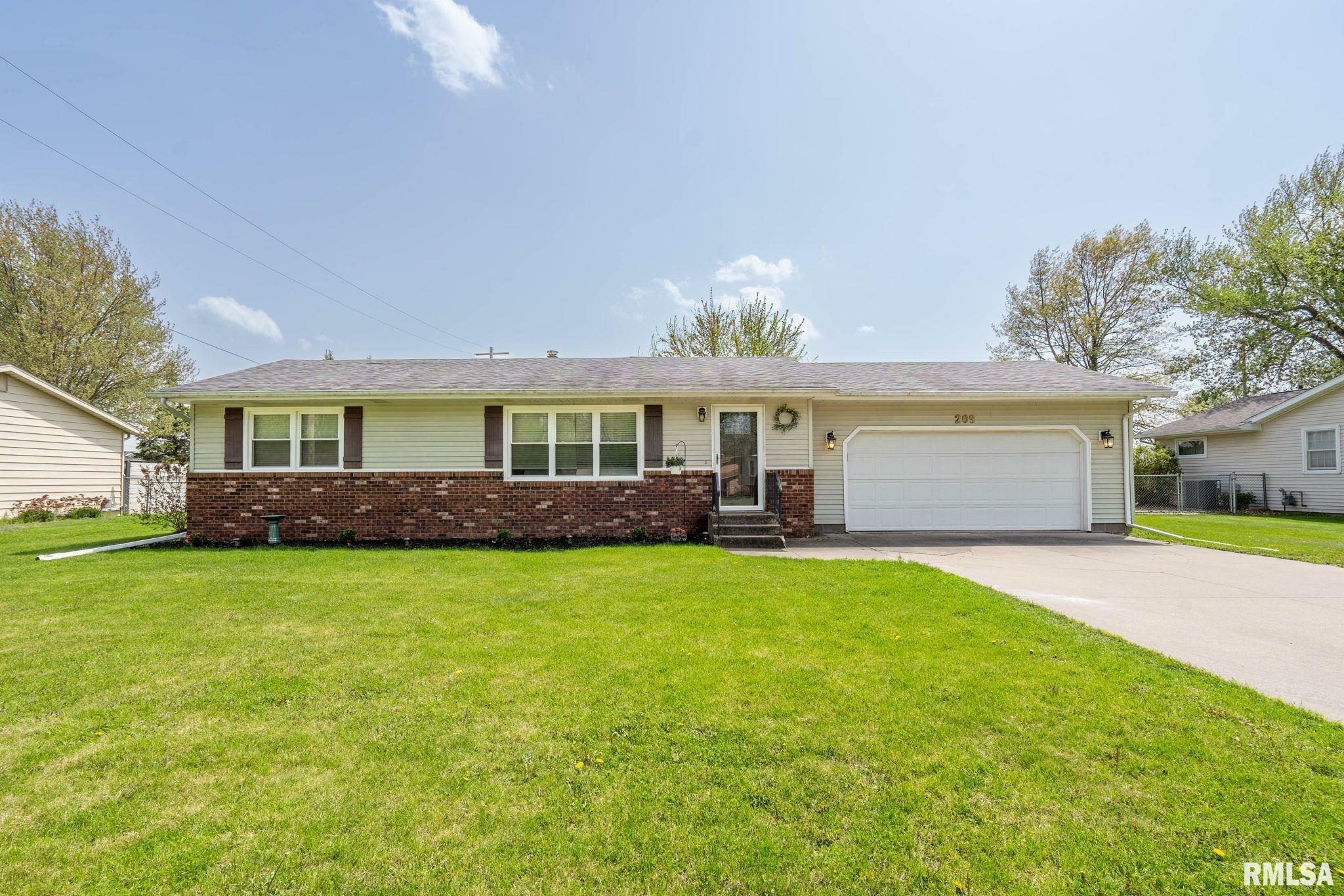 Property Photo: 209 Hilltop Street IL 61241