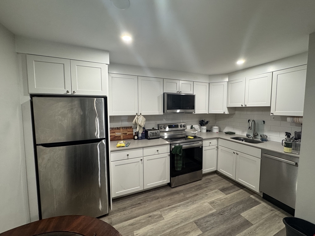 Property Photo: 1395 Furnace Brook Parkway 7 MA 02169