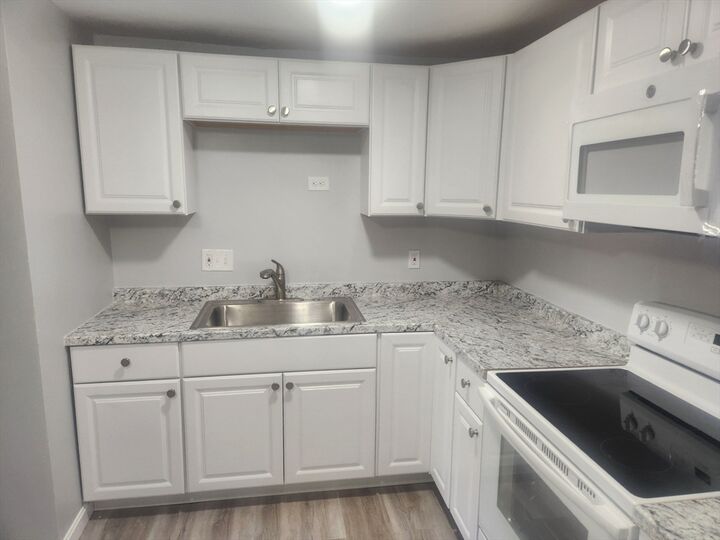 Property Photo: 176 Maple Avenue 2-1 MA 01543