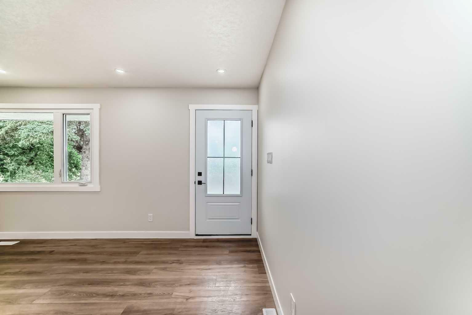 Property Photo: 462 Penbrooke Crescent SE AB T2A 3T8