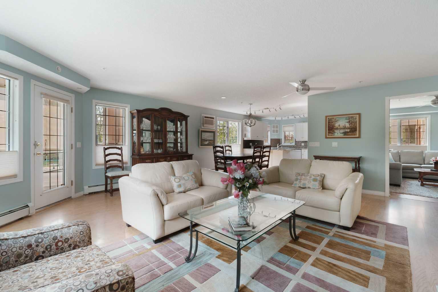 Property Photo: 6868 Sierra Morena Boulevard SW 152 AB T3H 3C8