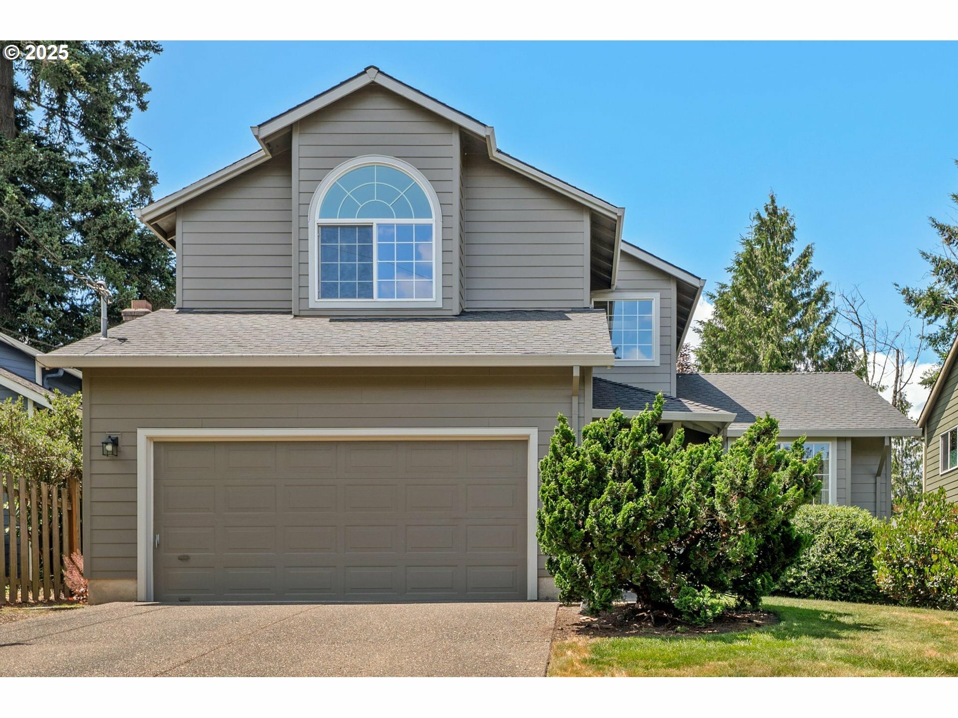 Property Photo: 8911 SW 49th Ave OR 97219