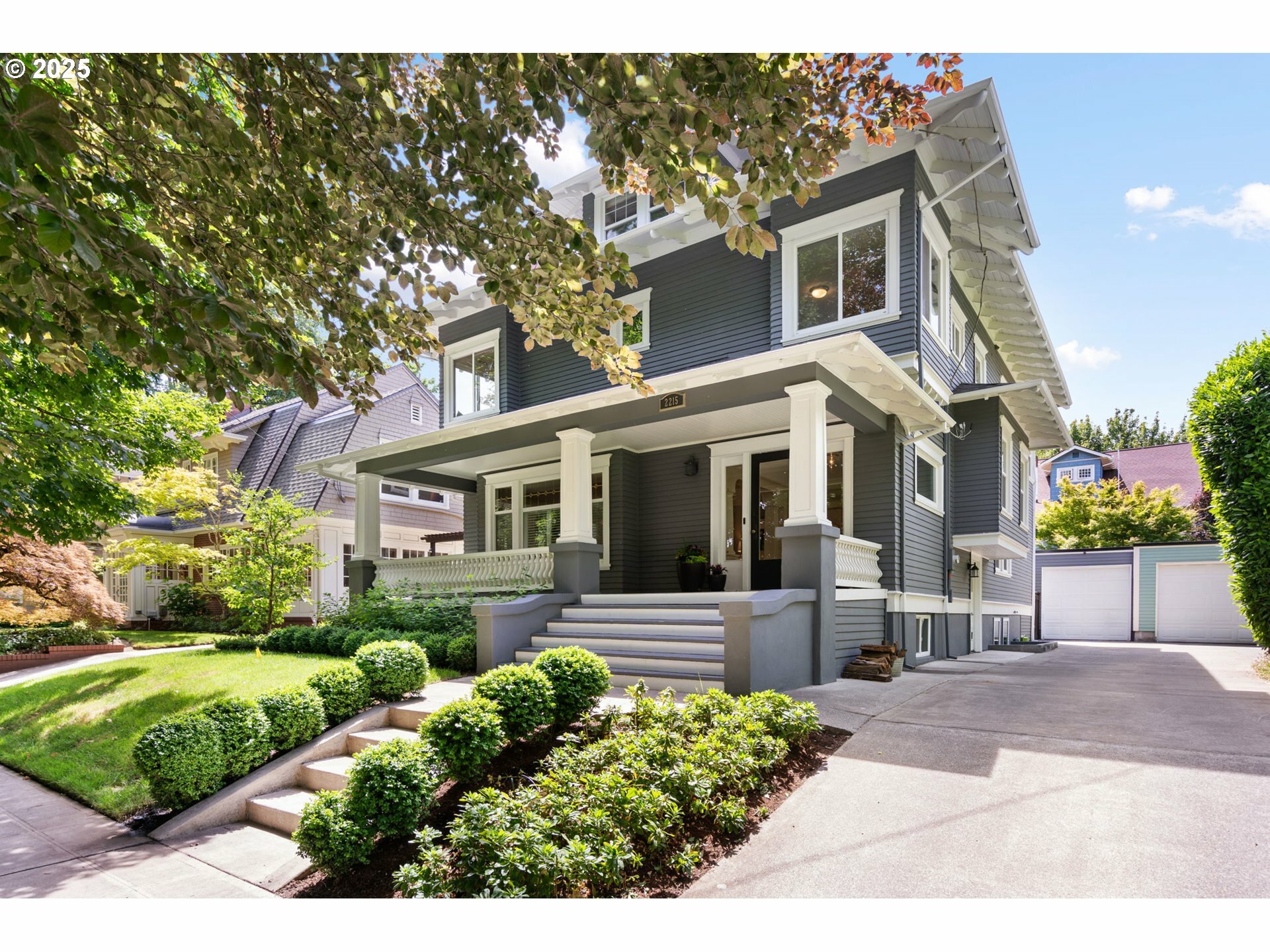 Property Photo: 2215 NE 24th Ave OR 97212