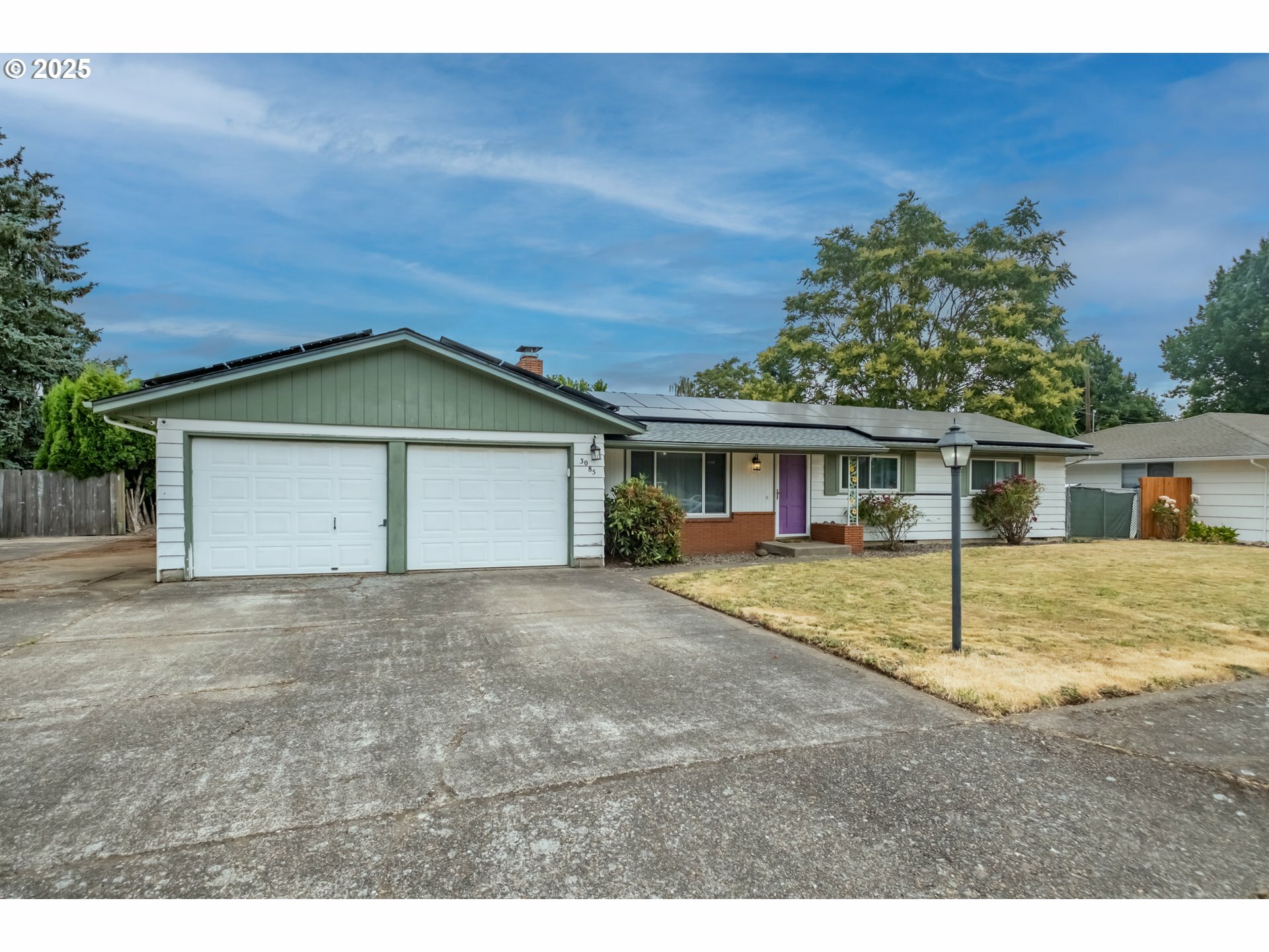 Property Photo: 3085 Windsor Ave NE OR 97301