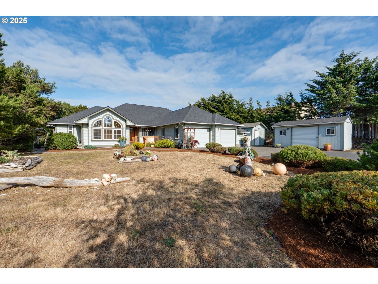 Property Photo: 89523 Manion Dr OR 97146