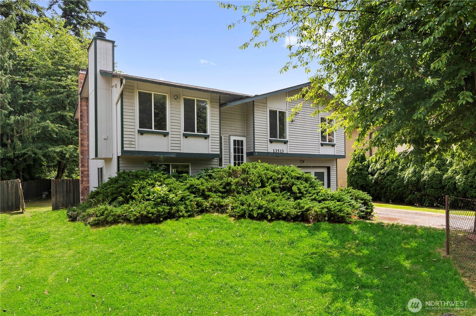 Property Photo: 13513 47th Avenue NE WA 98271