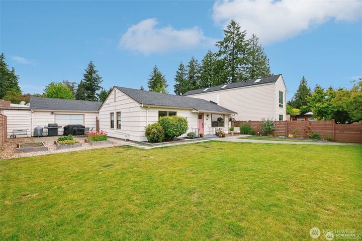 Property Photo:  1456 N 128th Street  WA 98133 