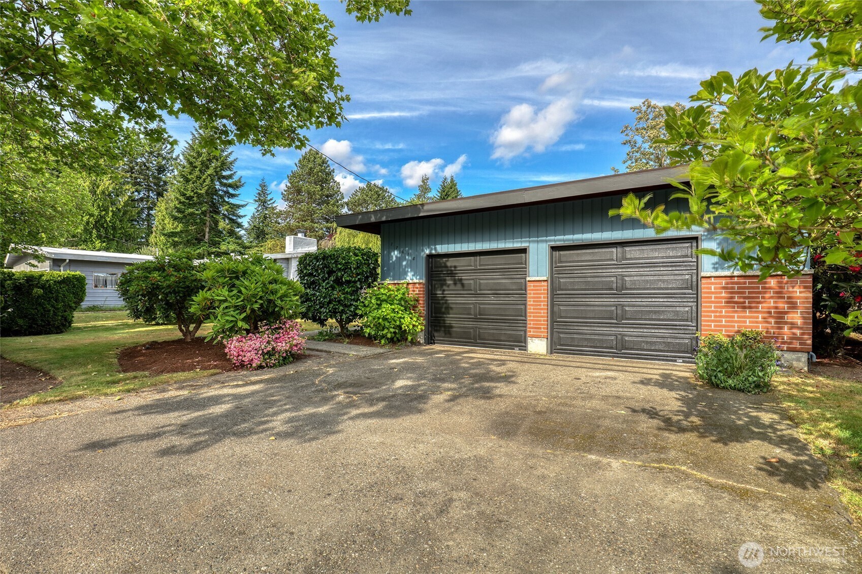 17618  Meridian Avenue N  Shoreline WA 98133 photo