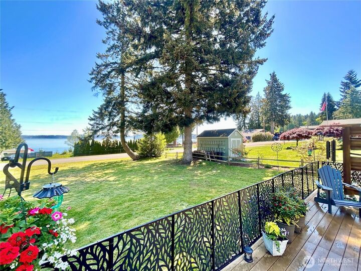 Property Photo:  144 E Hemlock Street  WA 98365 