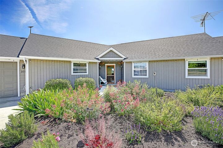 1010  Mallard Lane  Camano Island WA 98282 photo