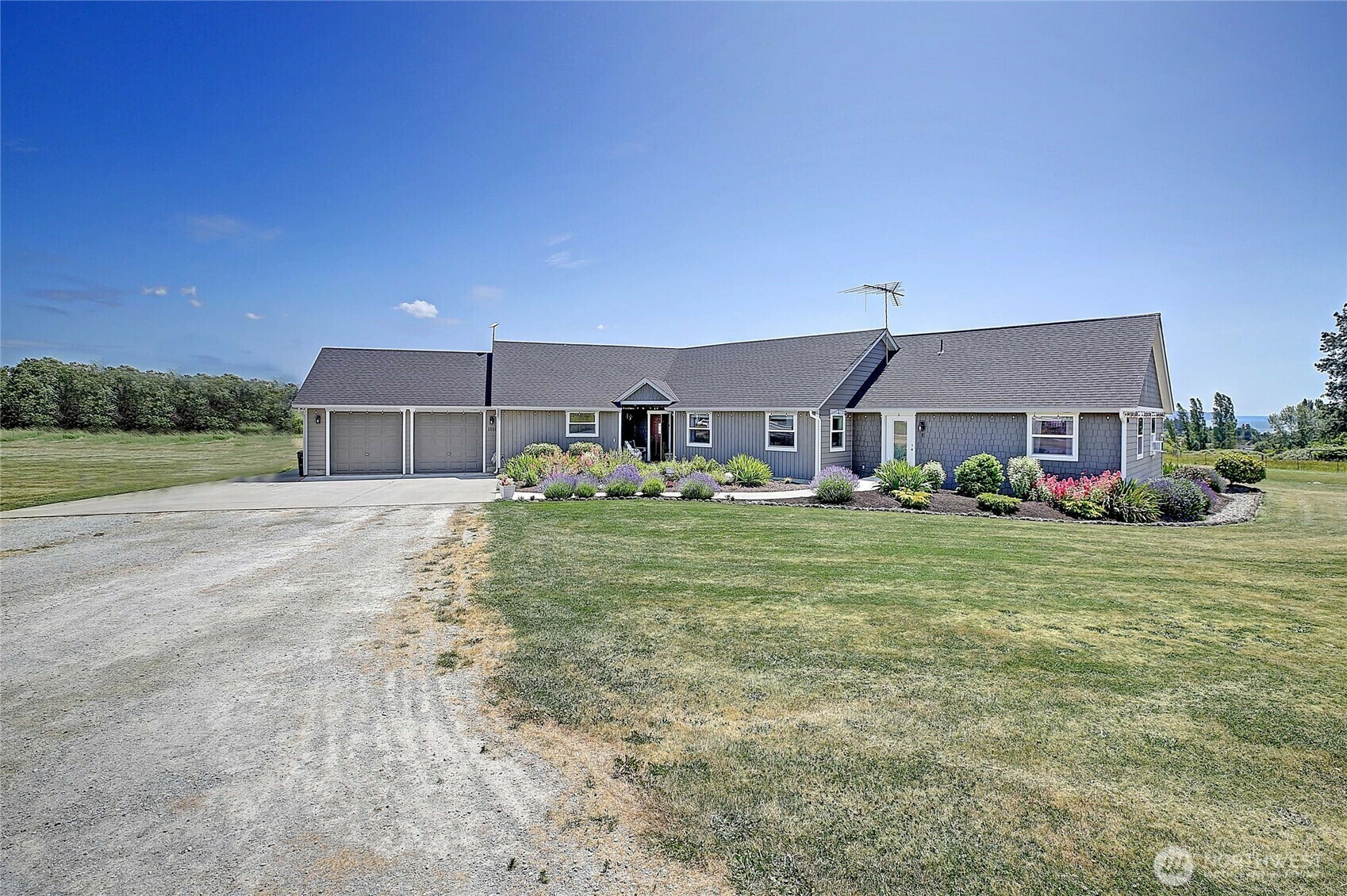 Property Photo: 1010 Mallard Lane WA 98282