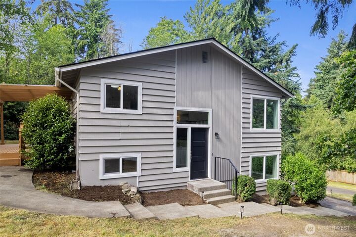 Property Photo: 824 SW 301st Pl WA 98023