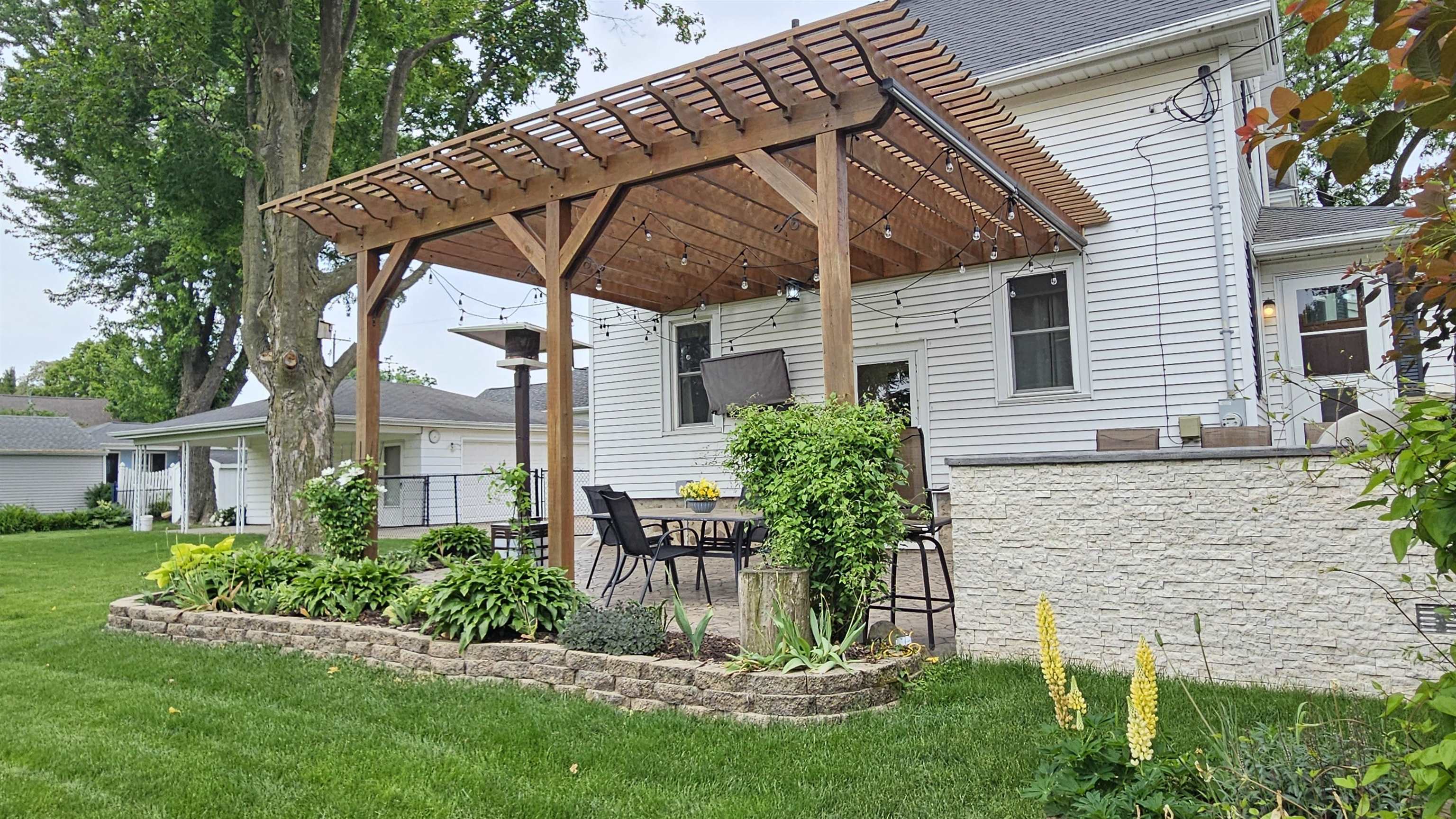 Property Photo:  553 W 17th Avenue  WI 54902 