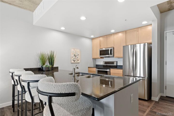 Property Photo:  275 S Harrison Street 409  CO 80209 