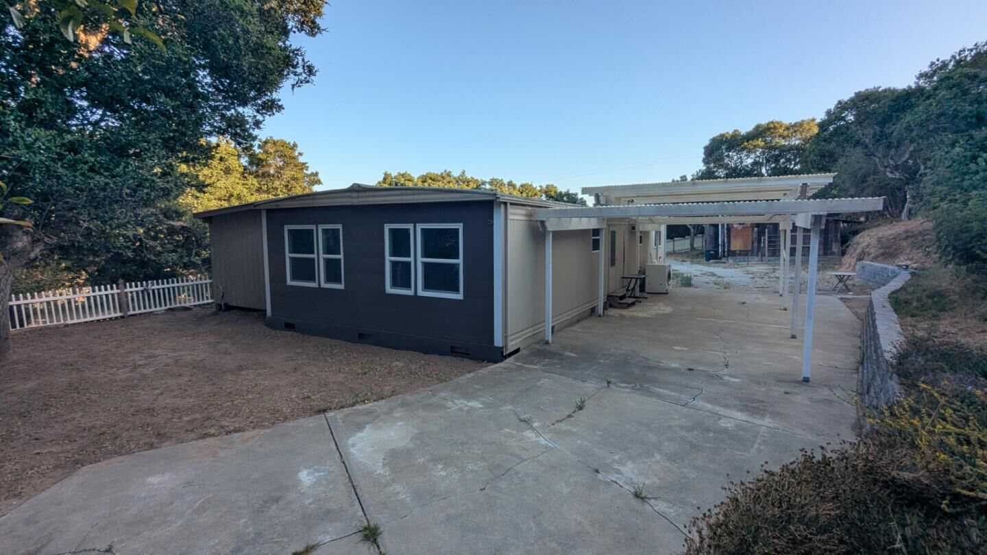 Property Photo:  1148 Via Del Sol Road  CA 93907 