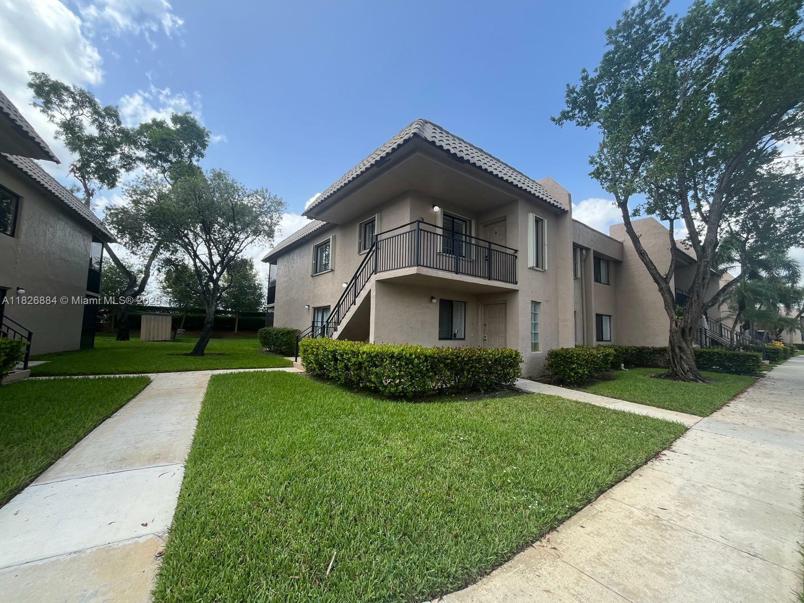 Property Photo: 370 Racquet Club Rd 101 FL 33326