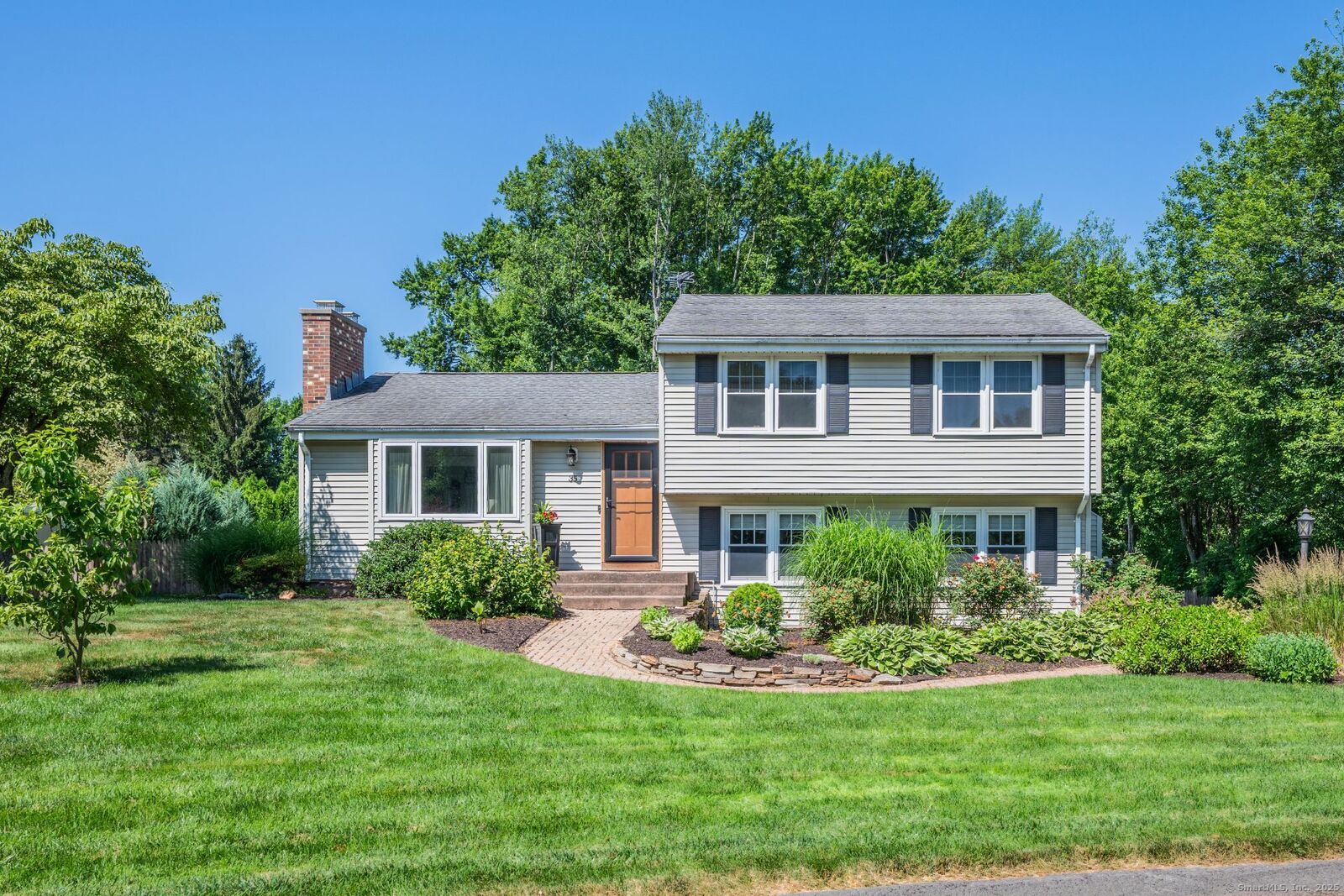Property Photo:  35 Twelve Acre Lane  CT 06033 