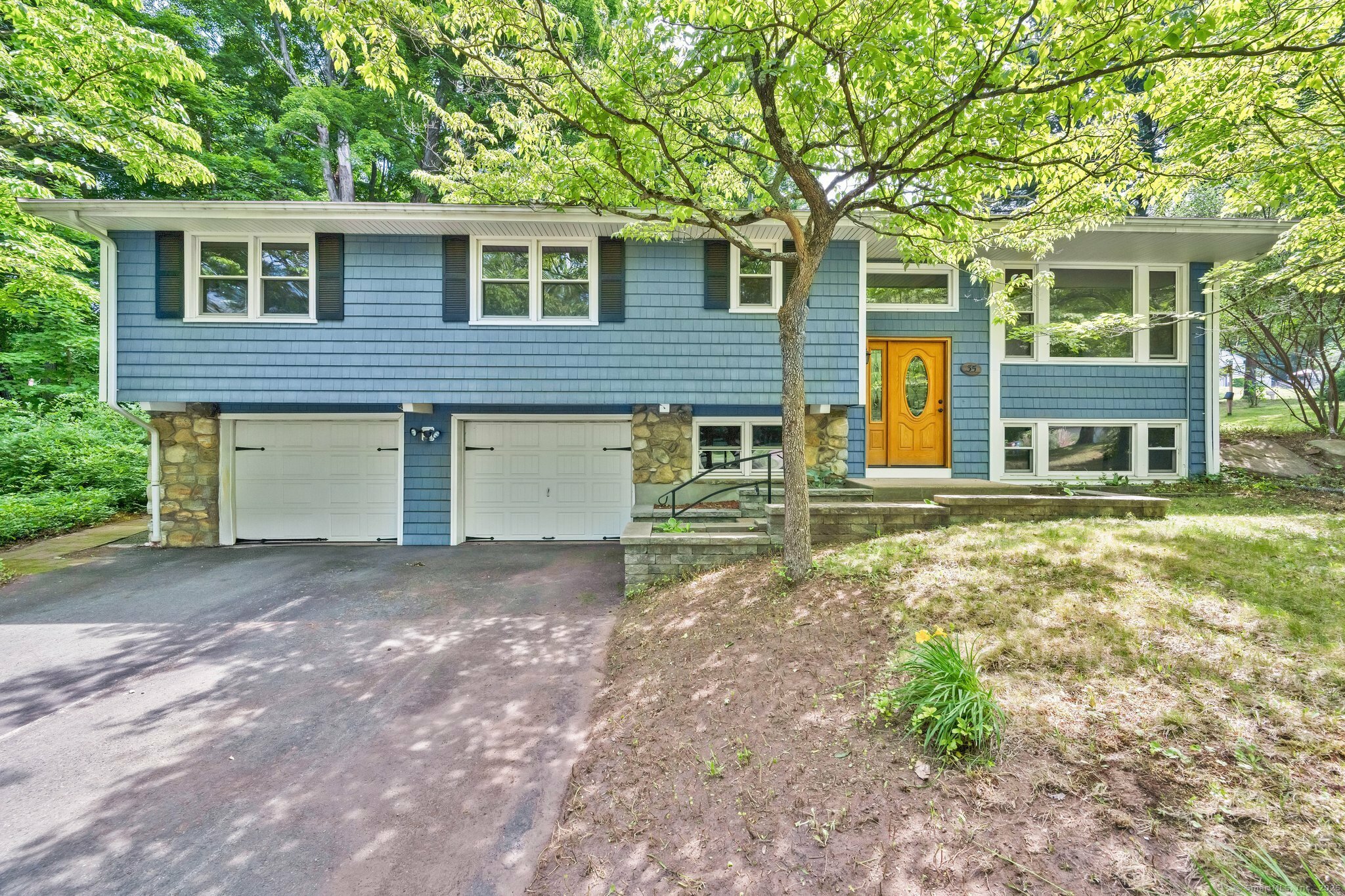 Property Photo: 35 Willow Stream Drive CT 06066