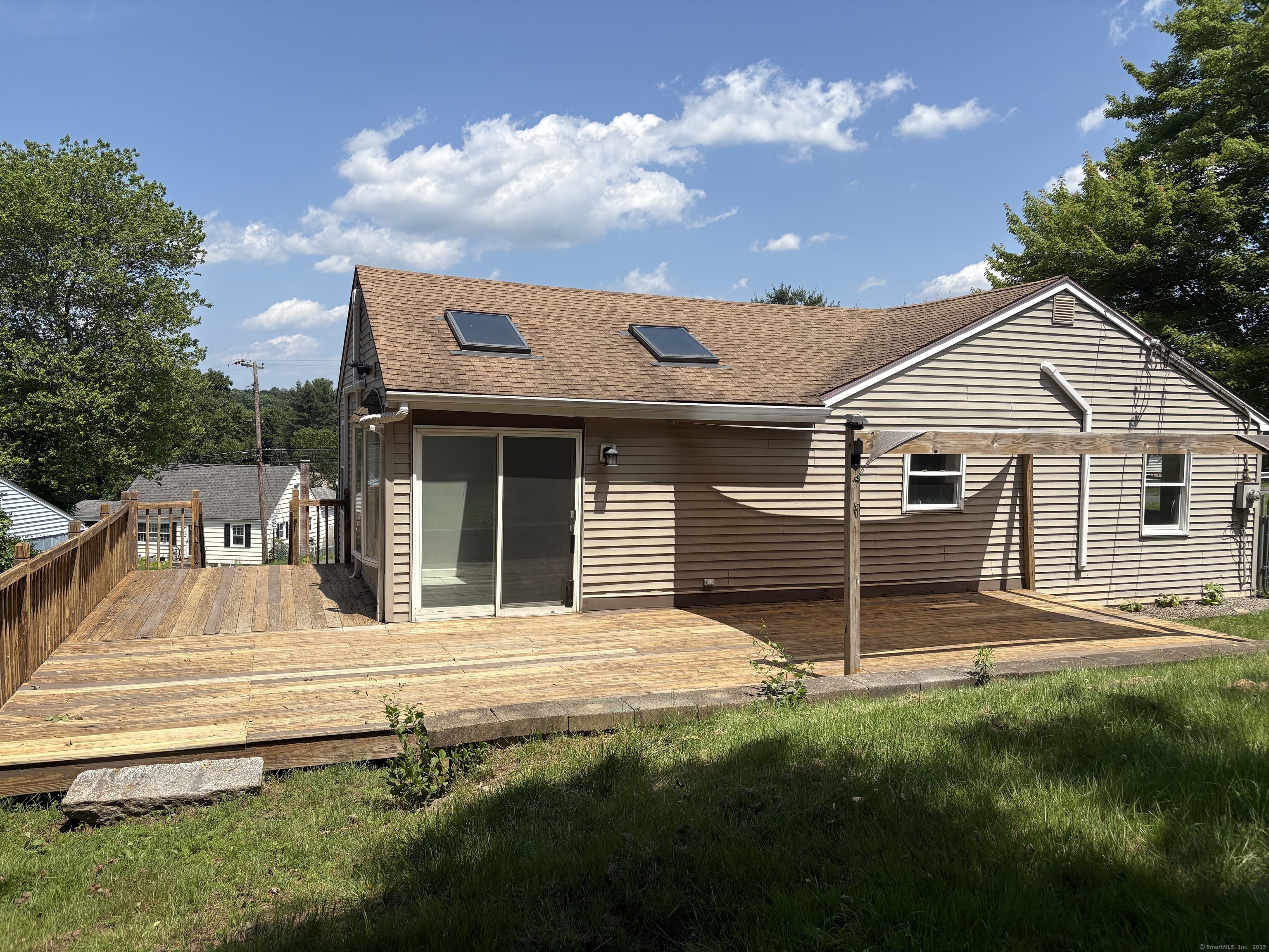 Property Photo: 1 Bancroft Road CT 06066